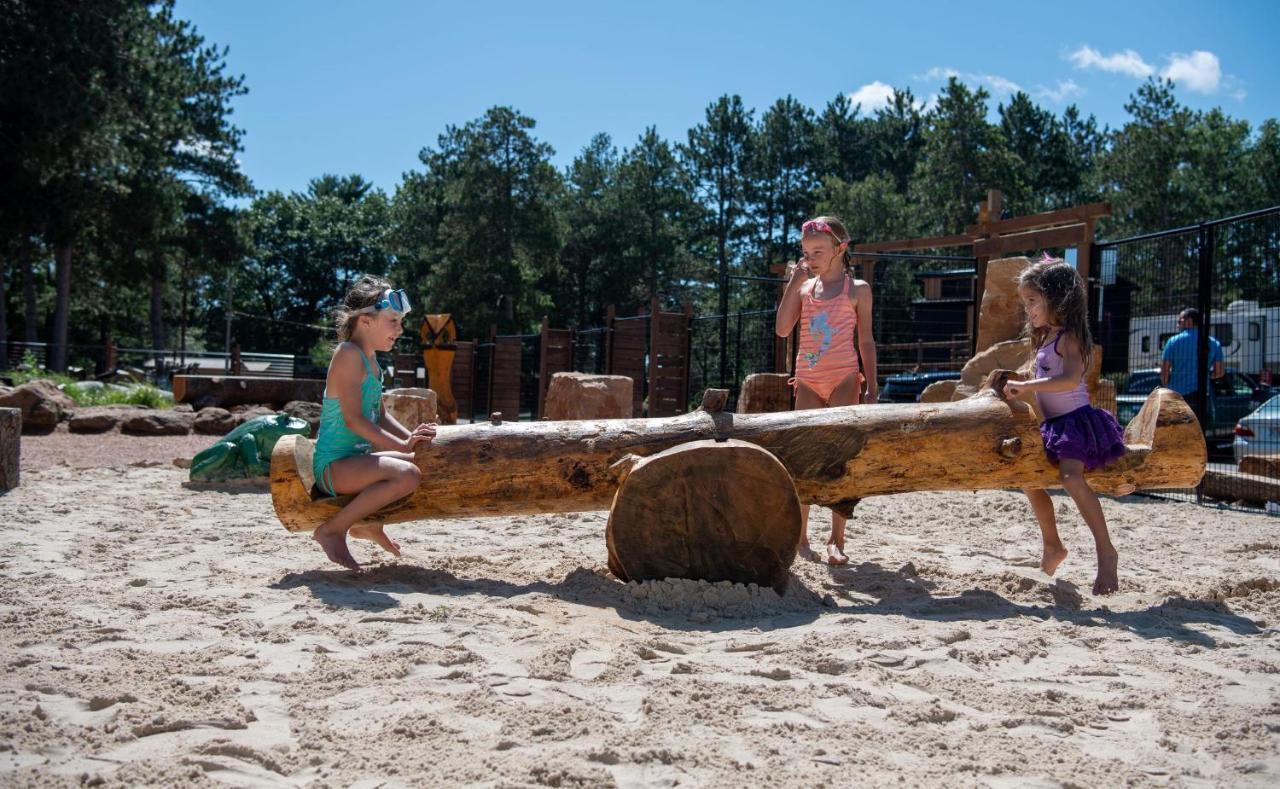 Natura Treescape Resort Уисконсин Делс Екстериор снимка