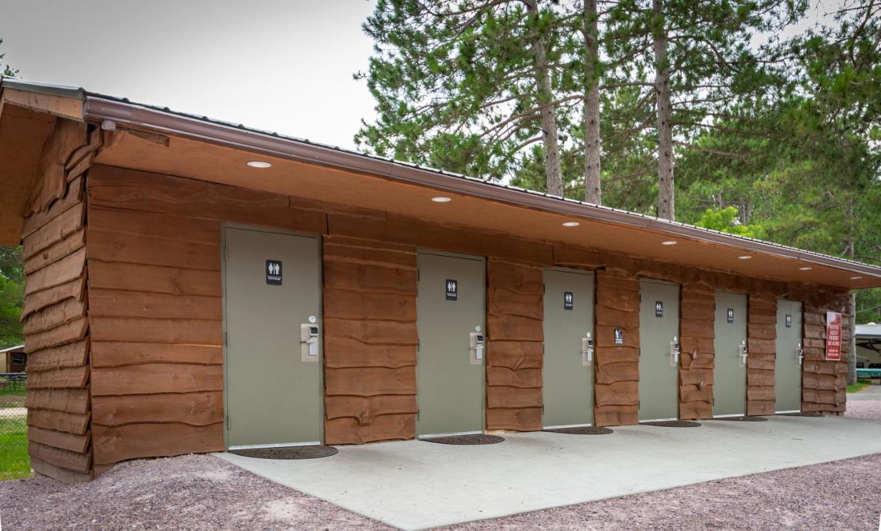 Natura Treescape Resort Уисконсин Делс Екстериор снимка